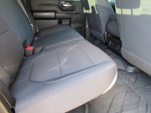 Used 2022 Chevrolet Silverado 2500 Custom w/ Custom Value Package image 13