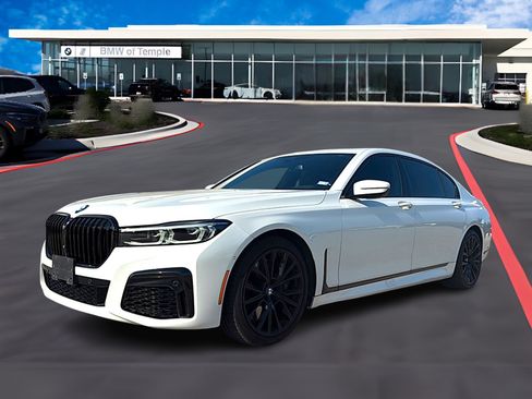 Used 2022 BMW 740i w/ Luxury Rear Seating Package RWD image 1