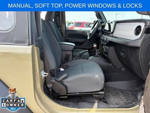 Used 2025 Jeep Wrangler Sport AWD/4WD image 12