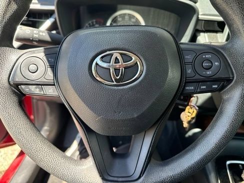 Used 2021 Toyota Corolla LE w/ Carpet Mat Package (TMS) FWD image 10