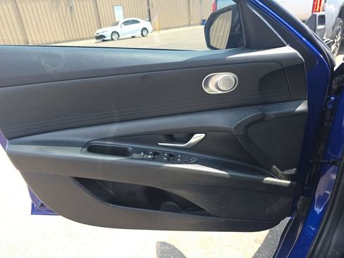 Used 2023 Hyundai Elantra SEL FWD image 11