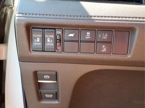 Used 2018 Honda Odyssey EX-L image 13
