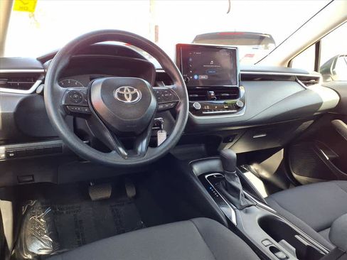 Certified 2025 Toyota Corolla LE image 9
