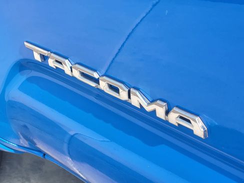 Used 2020 Toyota Tacoma SR5 RWD image 28