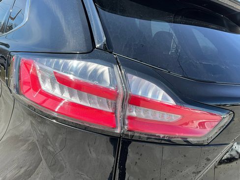 Used 2023 Ford Edge Titanium AWD/4WD image 27