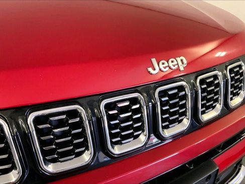 Used 2025 Jeep Compass Limited AWD/4WD image 28