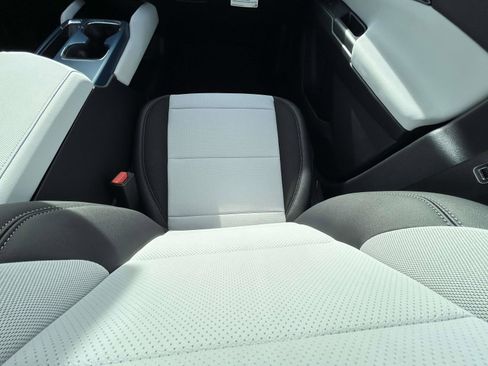 New 2026 Chevrolet Equinox EV LT image 14