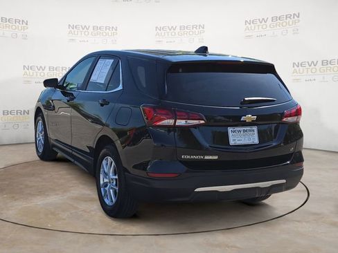 Used 2024 Chevrolet Equinox LT FWD image 3