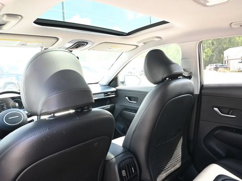 Used 2024 Hyundai Kona Limited AWD/4WD image 22