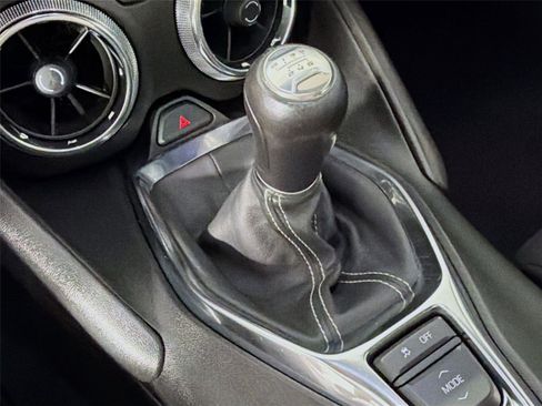 Used 2022 Chevrolet Camaro LT RWD image 17