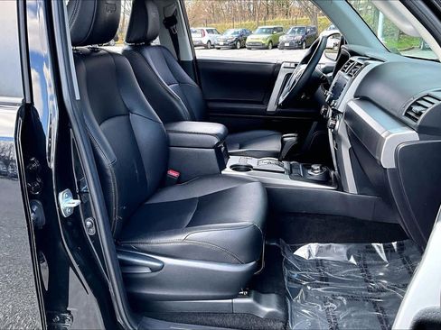 Used 2022 Toyota 4Runner TRD Sport w/ Technology Package image 9