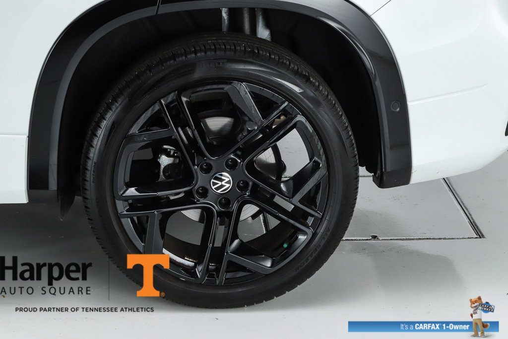 Used 2025 Volkswagen Tiguan SE R-Line AWD/4WD image 45