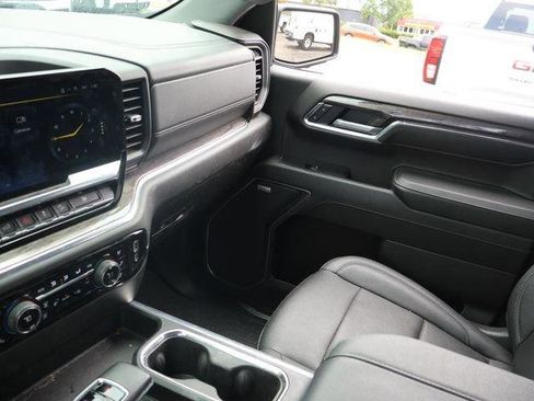 Used 2024 Chevrolet Silverado 1500 LTZ AWD/4WD image 22