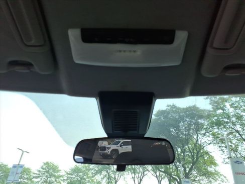 Used 2020 Nissan Kicks SV FWD image 24