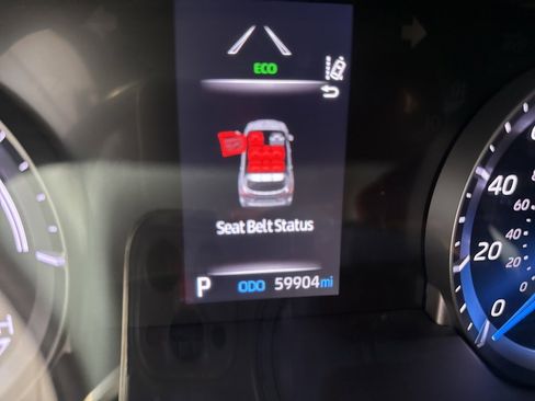 Used 2022 Toyota Highlander LE image 40