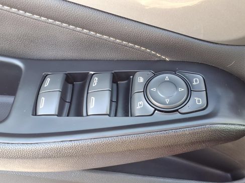 Used 2023 Chevrolet Traverse LT w/ LT Premium Package FWD image 14