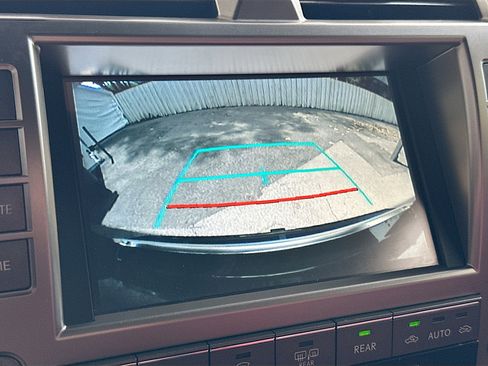 Used 2020 Lexus GX 460 Premium w/ Premium Package image 14