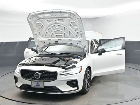 Used 2024 Volvo S60 B5 Ultimate image 52