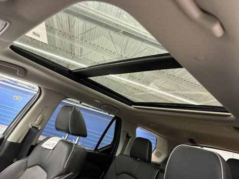 Used 2025 Honda Pilot Elite image 18