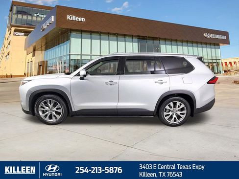 Used 2024 Toyota Grand Highlander AWD Hybrid image 4