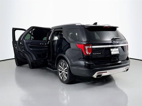 Used 2017 Ford Explorer Platinum image 25