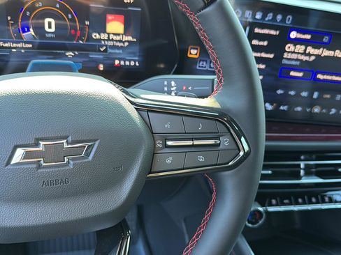 New 2026 Chevrolet Traverse RS w/ LPO, Floor Liner Package FWD image 19