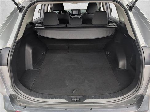 Used 2021 Toyota RAV4 XLE FWD image 6
