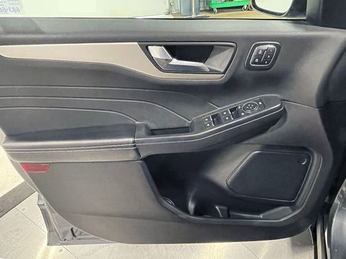 Used 2022 Ford Escape SEL w/ Technology Package AWD/4WD image 20