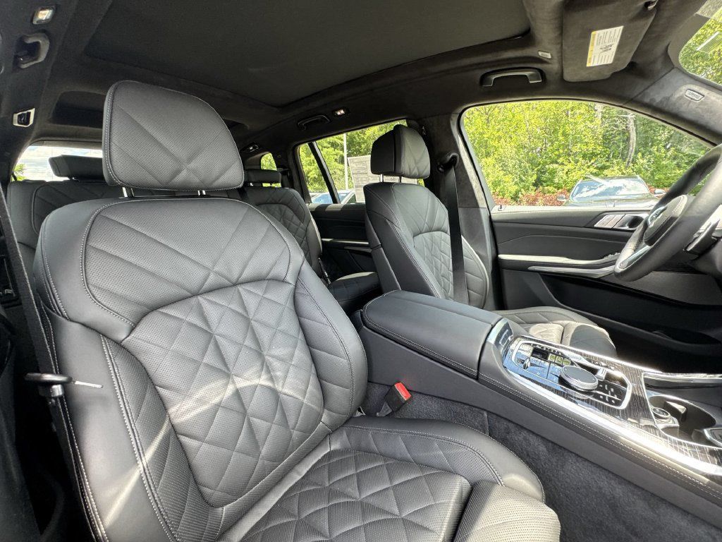 Used 2027 BMW X7 xDrive40i w/ M Sport Package AWD/4WD image 27