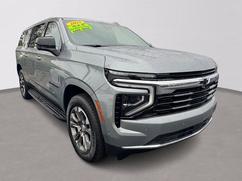 Used 2025 Chevrolet Suburban LS w/ LPO, Dark Essentials Package AWD/4WD image 3