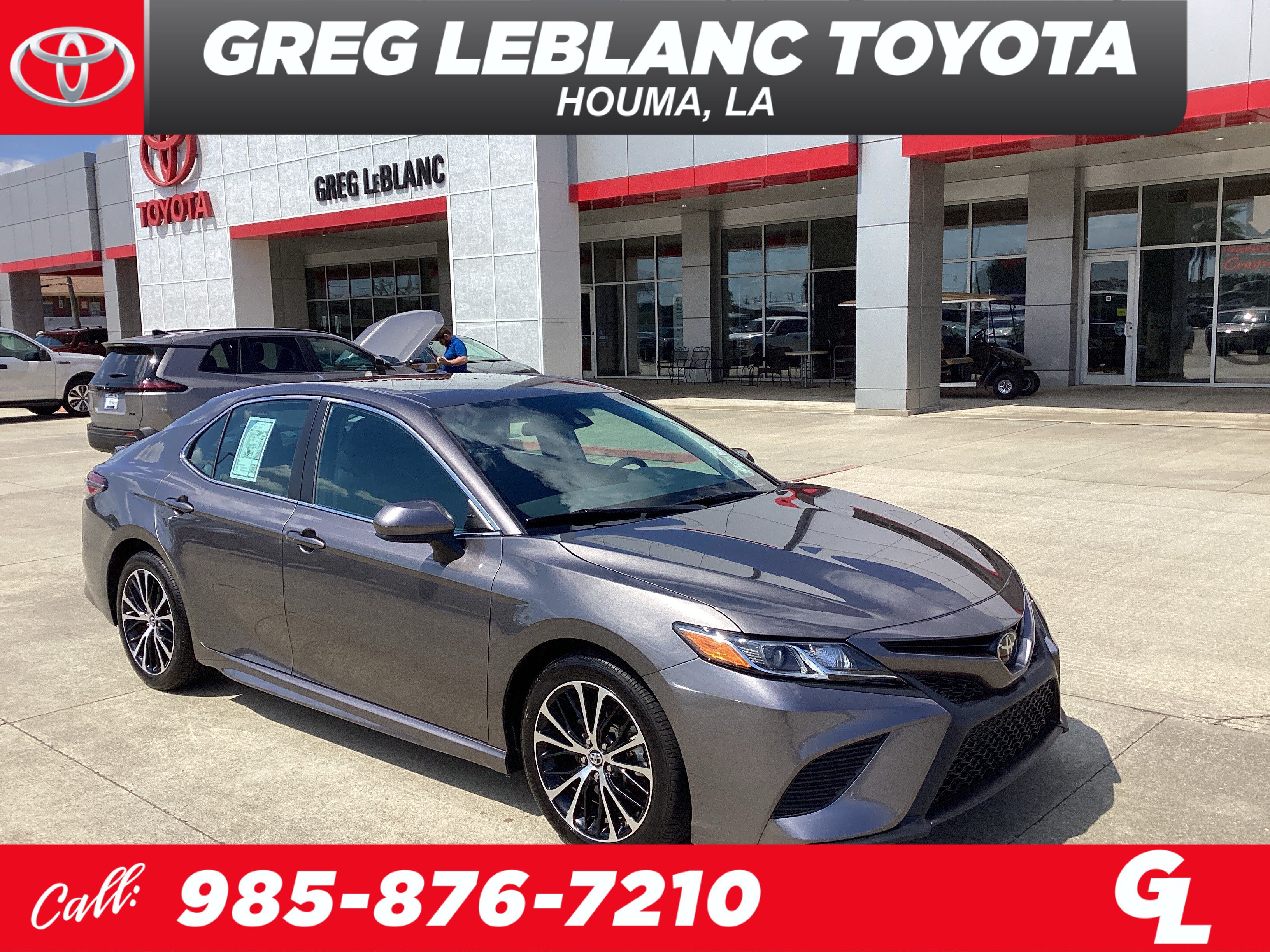 Used 2019 Toyota Camry SE FWD image 1