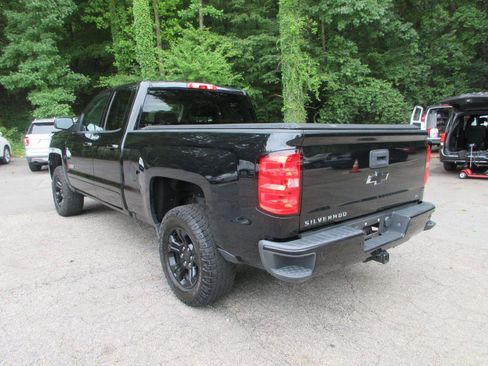 Used 2017 Chevrolet Silverado 1500 LT w/ Midnight Edition AWD/4WD image 9