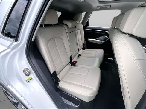 Used 2020 Audi Q3 2.0T Premium Plus AWD/4WD image 19