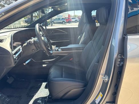 Used 2024 Cadillac Lyriq Luxury w/ LPO, Floor Liner Package AWD/4WD image 9
