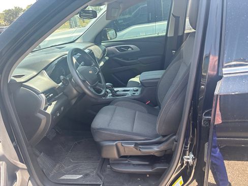 Used 2021 Chevrolet Traverse LS w/ LPO, Floor Liner Package FWD image 9