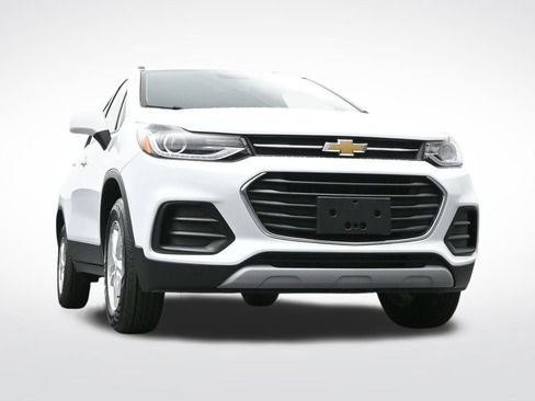 Certified 2022 Chevrolet Trax LT w/ LT Convenience Package image 26