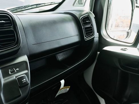 Used 2025 RAM ProMaster 2500 w/ Convenience Group FWD image 34