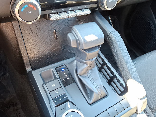 Used 2025 Toyota Tacoma SR5 AWD/4WD image 14