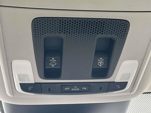 Used 2025 Honda Pilot Touring image 33