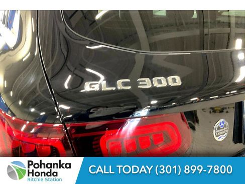 Used 2022 Mercedes-Benz GLC 300 4MATIC image 7