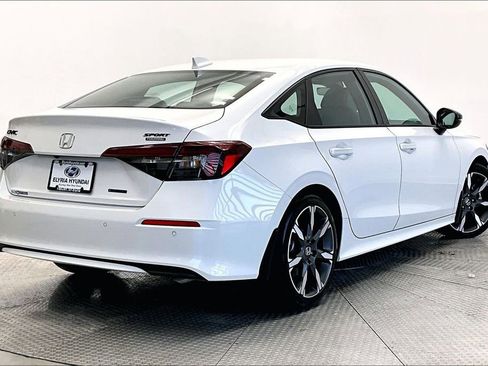 Used 2026 Honda Civic Sport Touring image 2