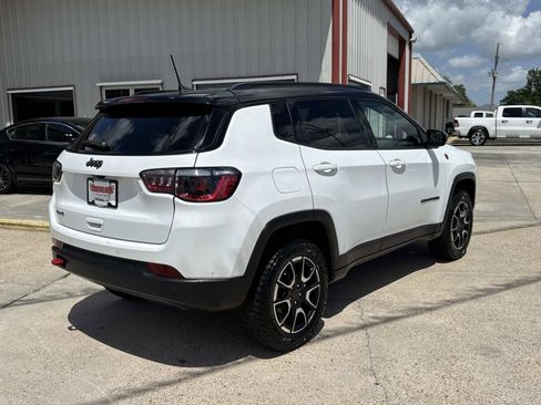 Used 2025 Jeep Compass Trailhawk image 7