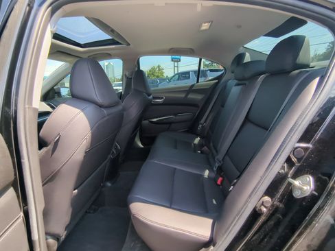 Used 2018 Acura TLX V6 FWD image 12