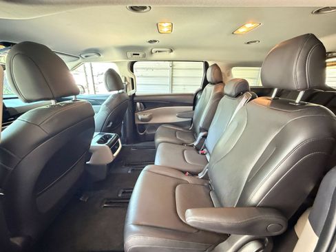 Used 2026 Kia Carnival FWD image 27