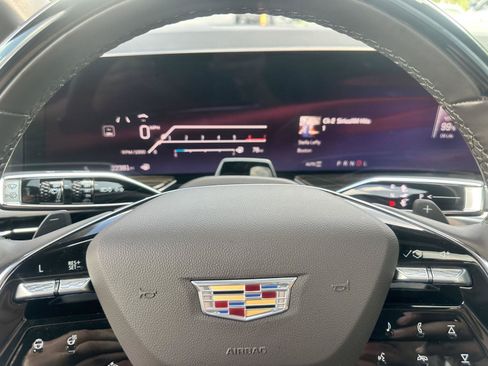 Used 2025 Cadillac Escalade ESV Premium Luxury w/ LPO, Radiant Package AWD/4WD image 29