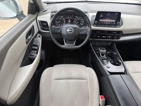 Used 2025 Nissan Rogue SV FWD image 20