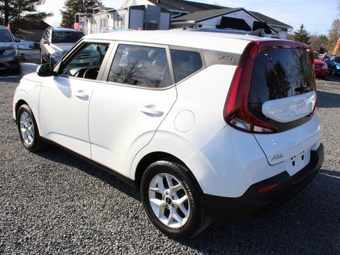 Used 2022 Kia Soul LX w/ Technology Package image 9