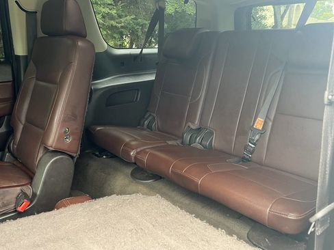 Used 2017 Chevrolet Suburban Premier image 9