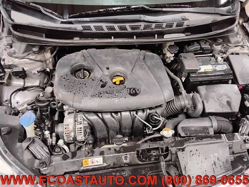 Used 2015 Hyundai Elantra SE w/ Option Group 02 image 9