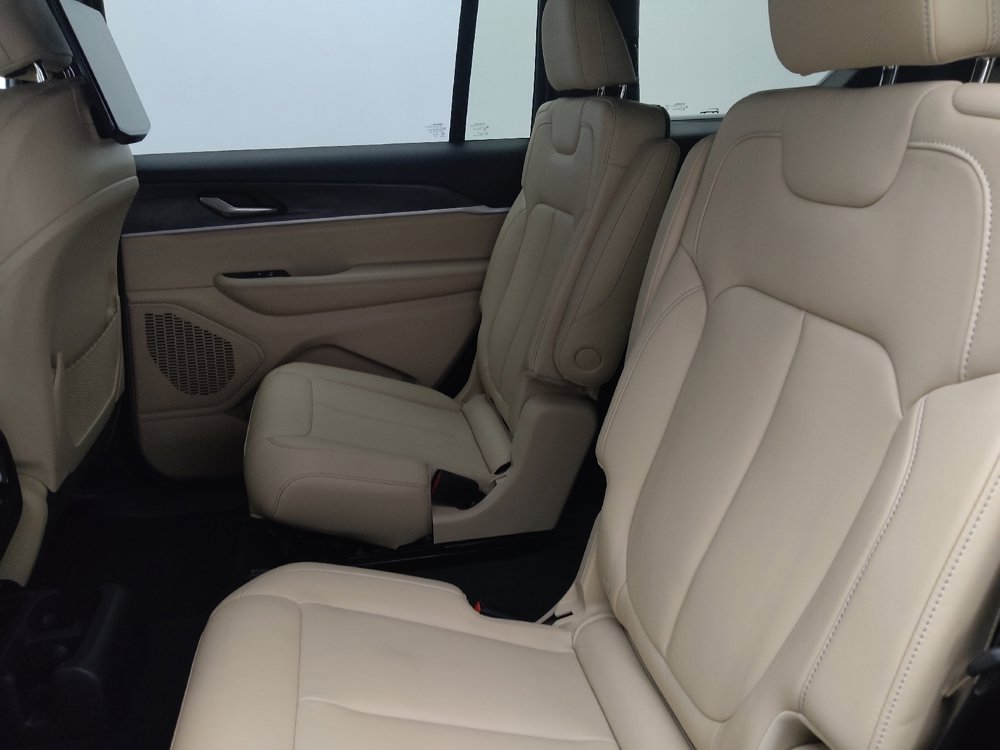 Used 2023 Jeep Grand Cherokee L Limited w/ Luxury Tech Group II RWD image 18
